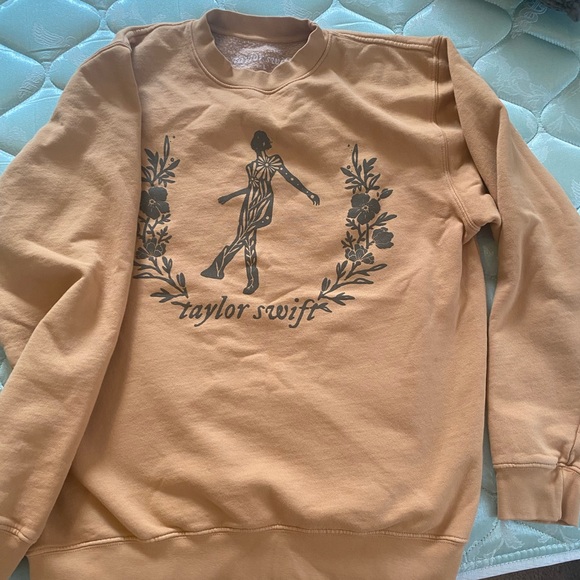 Taylor Swift Sweatshirt - Picture 11 of 11